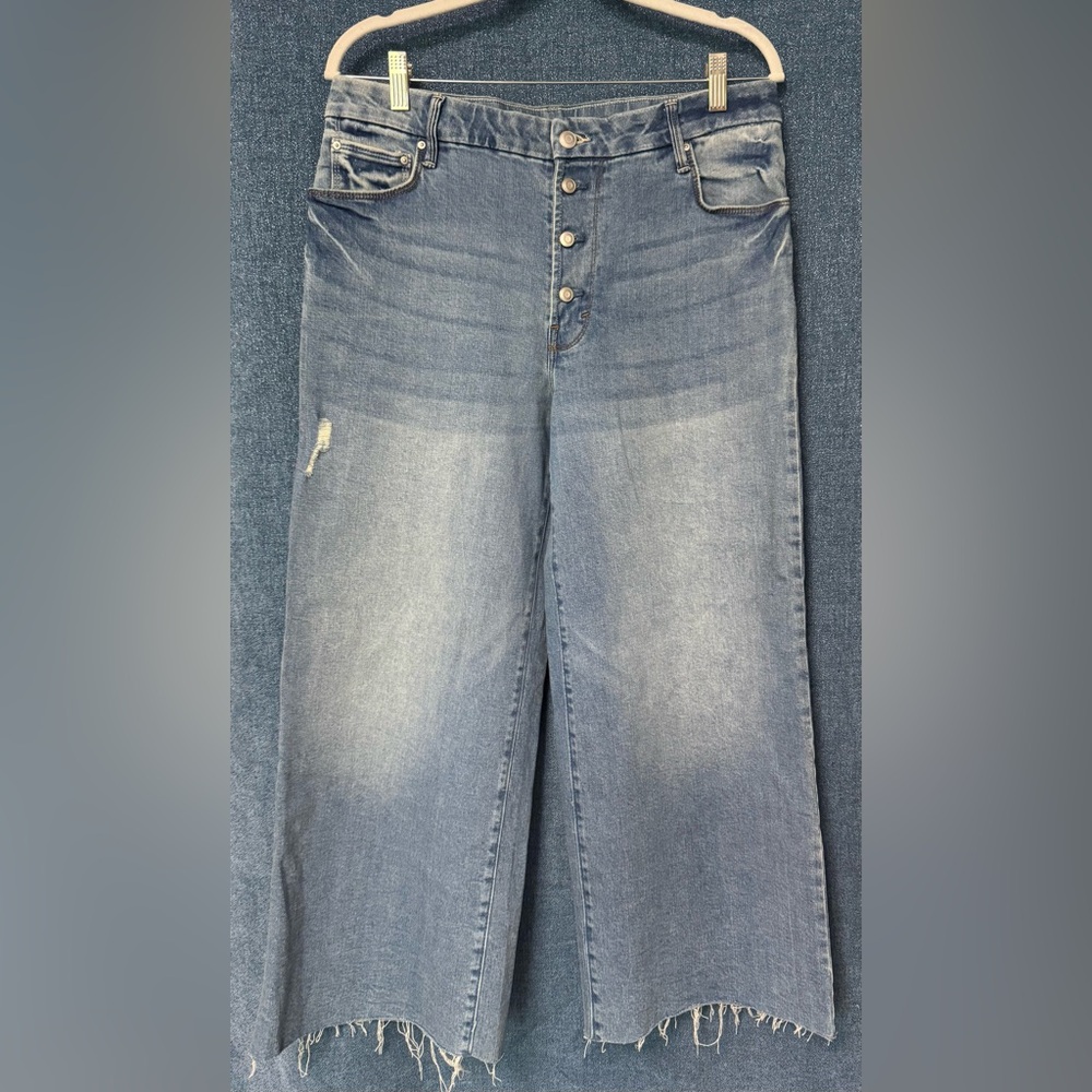 Time and Tru Women's Blue Cropped Wide-Leg Jeans